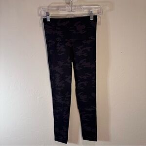 Spanx Look at Me Now Leggings Size Small